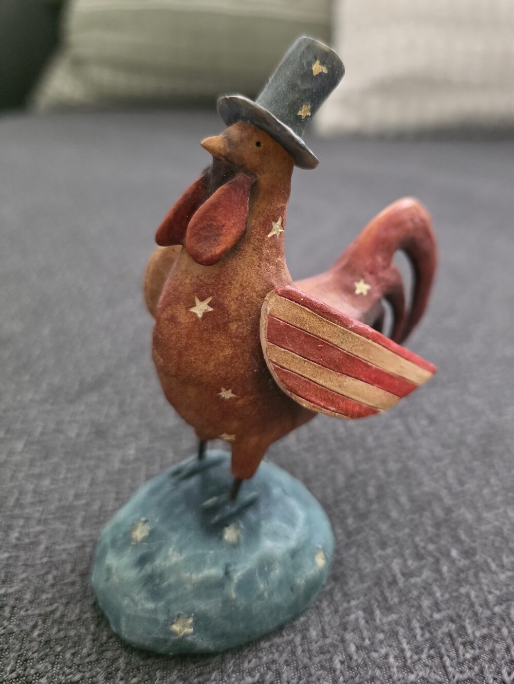 Patriotic Red Rooster Figurine with Top Hat - Decorative Home Accent